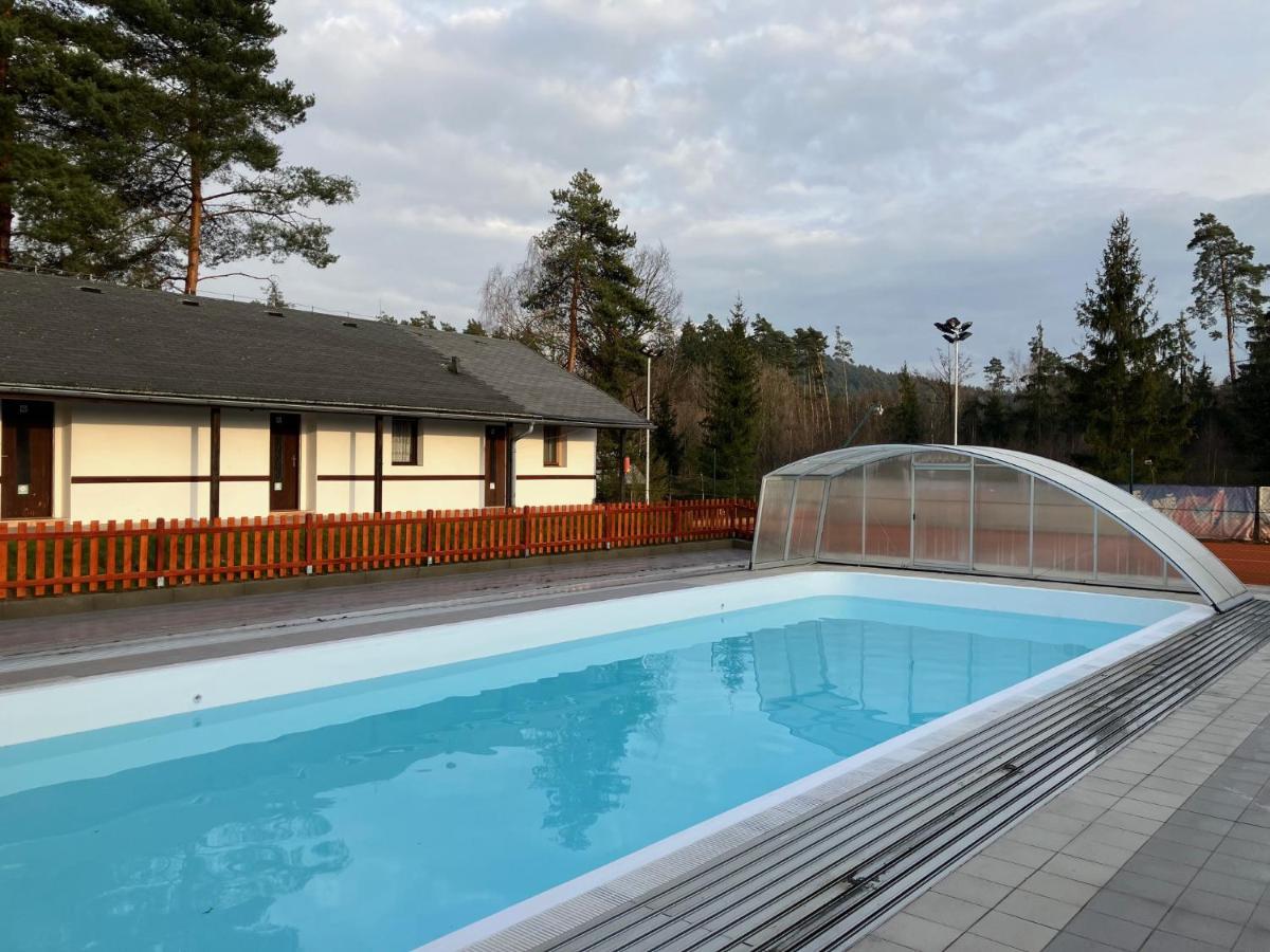 Raj Sportovni A Rekreacni Resort Branzez Kněžmost Esterno foto