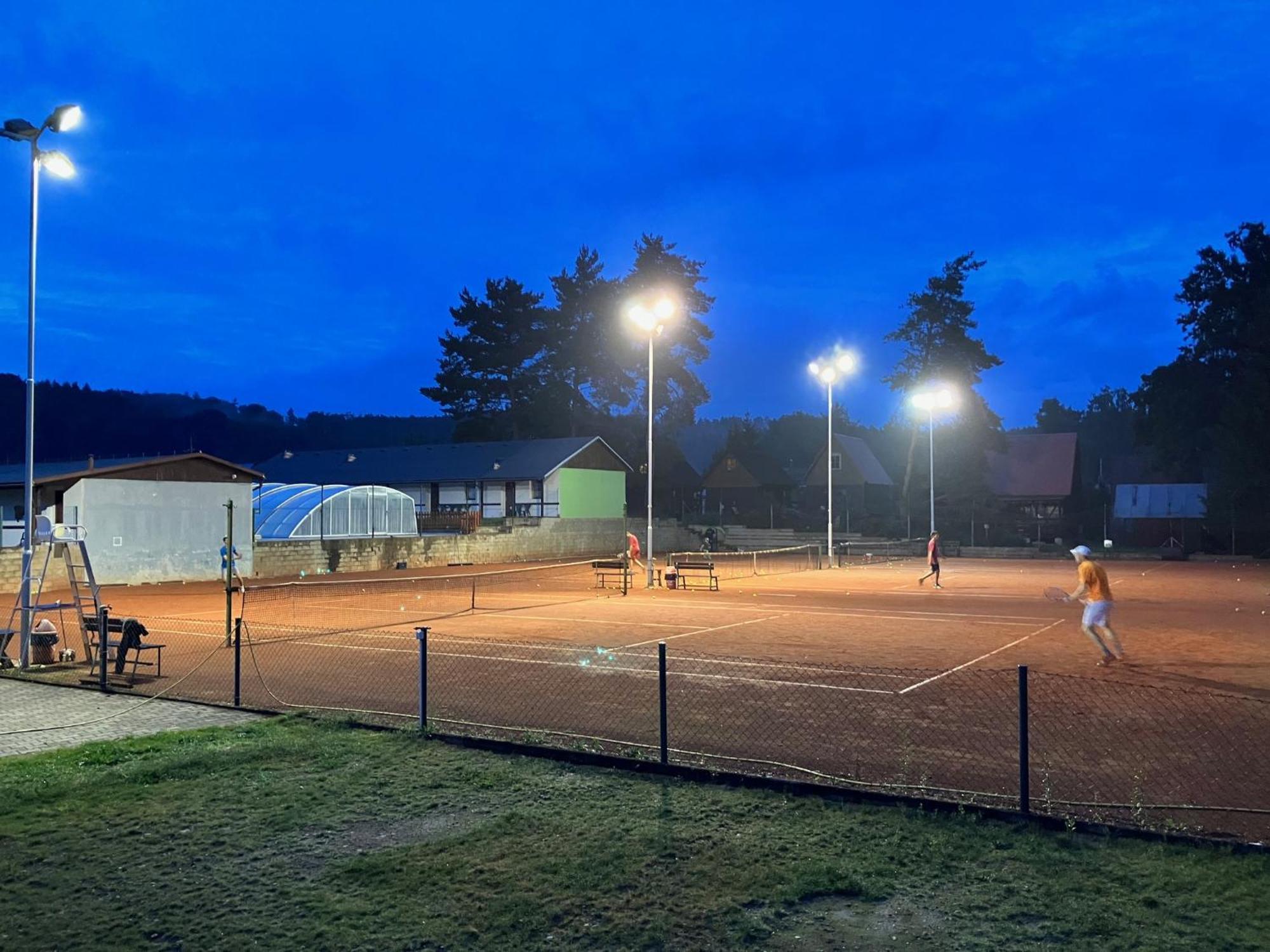 Raj Sportovni A Rekreacni Resort Branzez Kněžmost Esterno foto