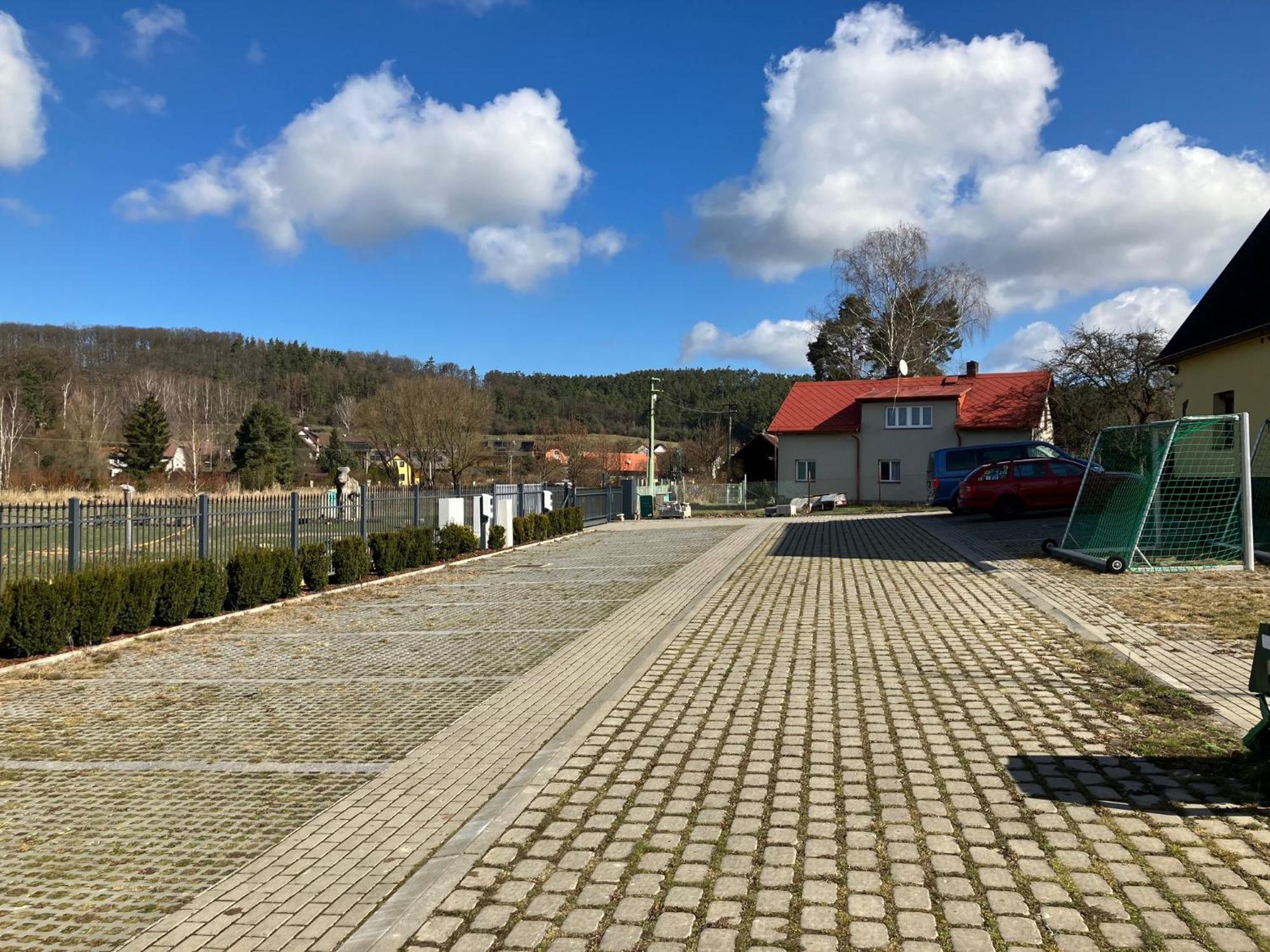 Raj Sportovni A Rekreacni Resort Branzez Kněžmost Esterno foto