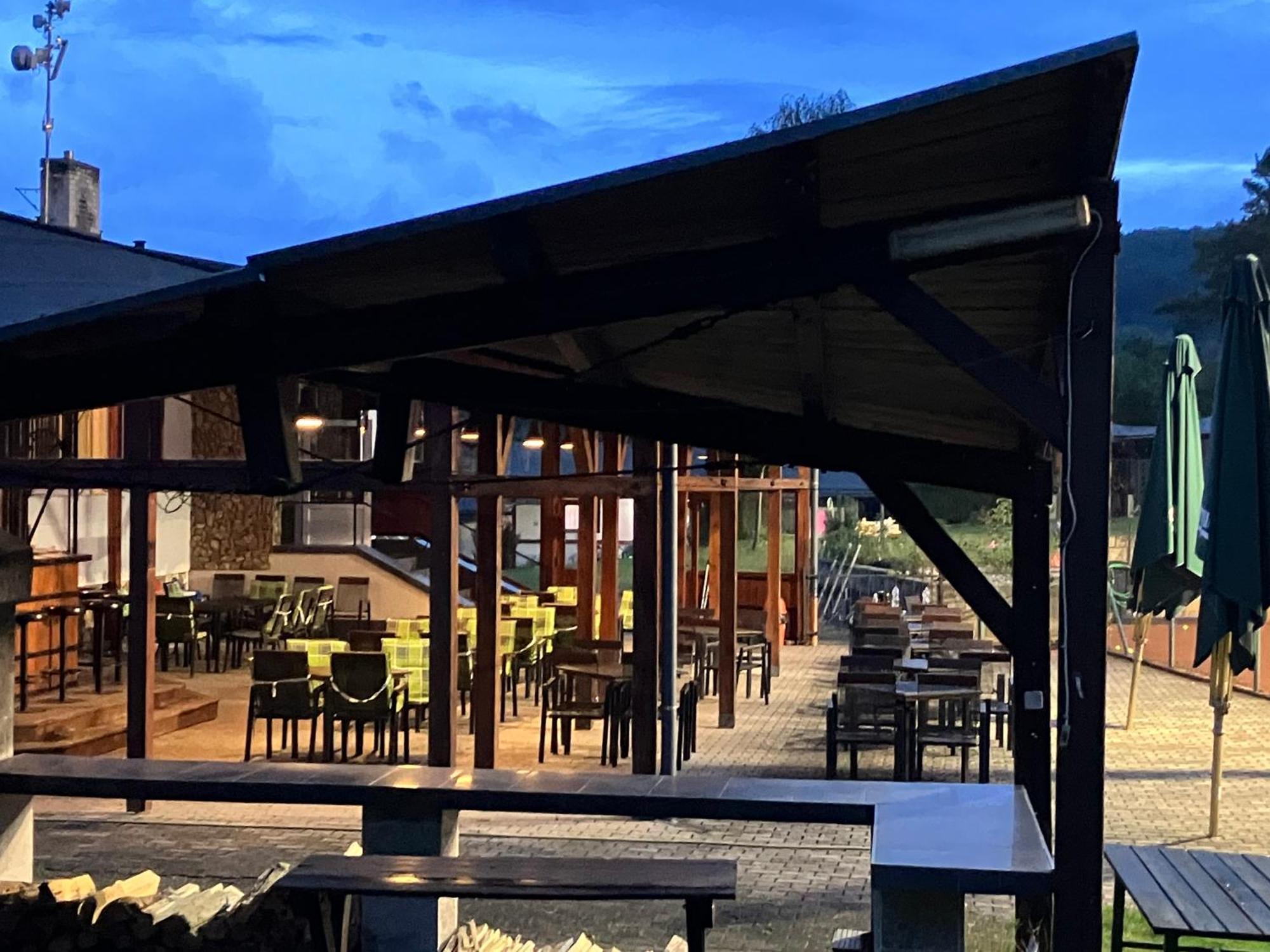 Raj Sportovni A Rekreacni Resort Branzez Kněžmost Esterno foto