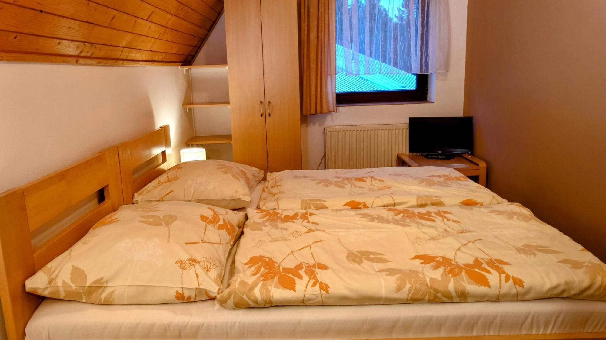 Raj Sportovni A Rekreacni Resort Branzez Kněžmost Esterno foto