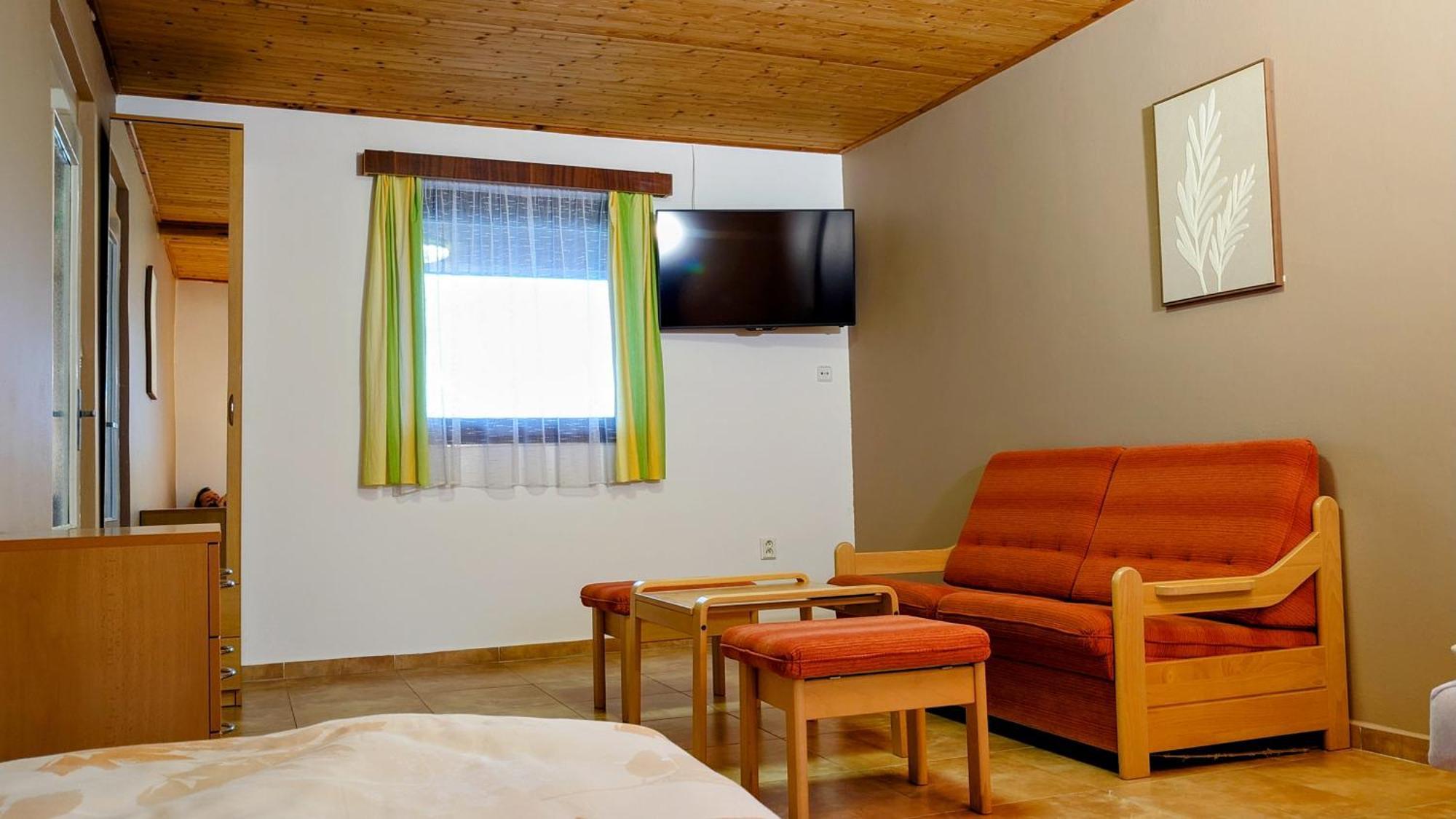 Raj Sportovni A Rekreacni Resort Branzez Kněžmost Esterno foto